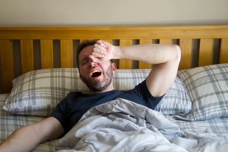 睡不好，表現就下滑？睡眠不足對男性體力、精神與荷爾蒙的影響