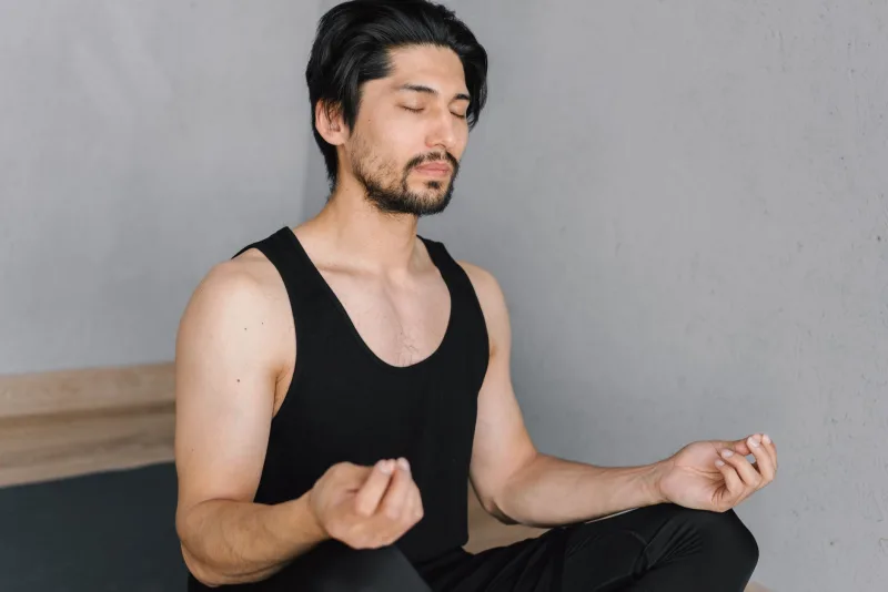 男性冥想減壓